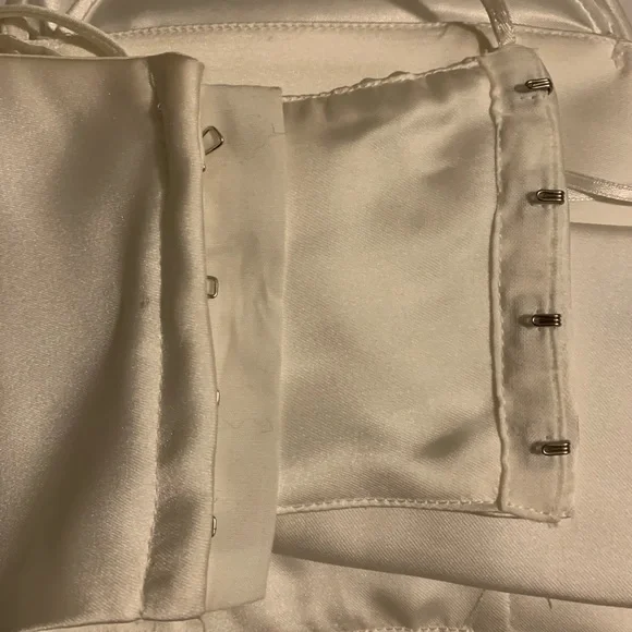 Flower Top Satin - Picture 3 of 3